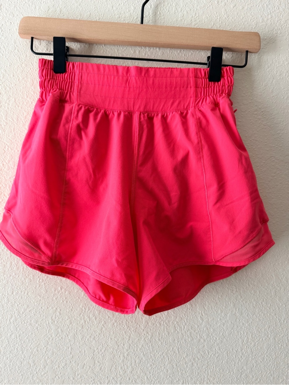 Lululemon Hotty Hot High-Rise Lined Short 4” Glaze Pink Size 2 - Picture 2 of 7